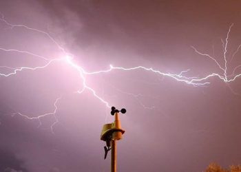 The weather station at home was struck by lightning