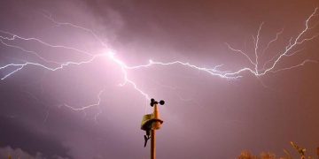 The weather station at home was struck by lightning